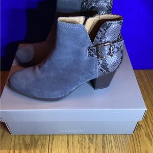 Vionic Blue and Black Ankle Boots